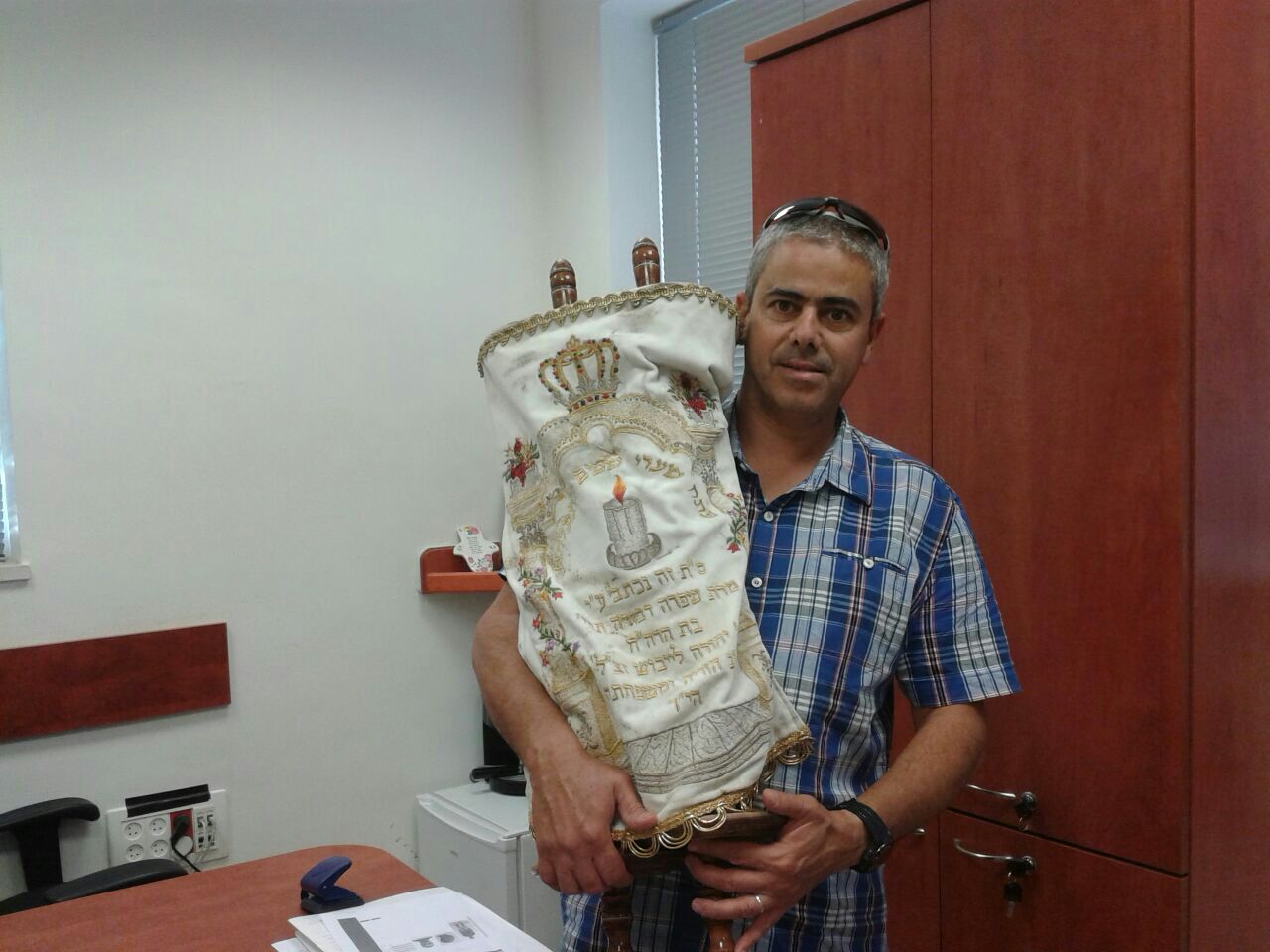 ערב ראש השנה: ספר התורה הגנוב הוחזר לבית הכנסת