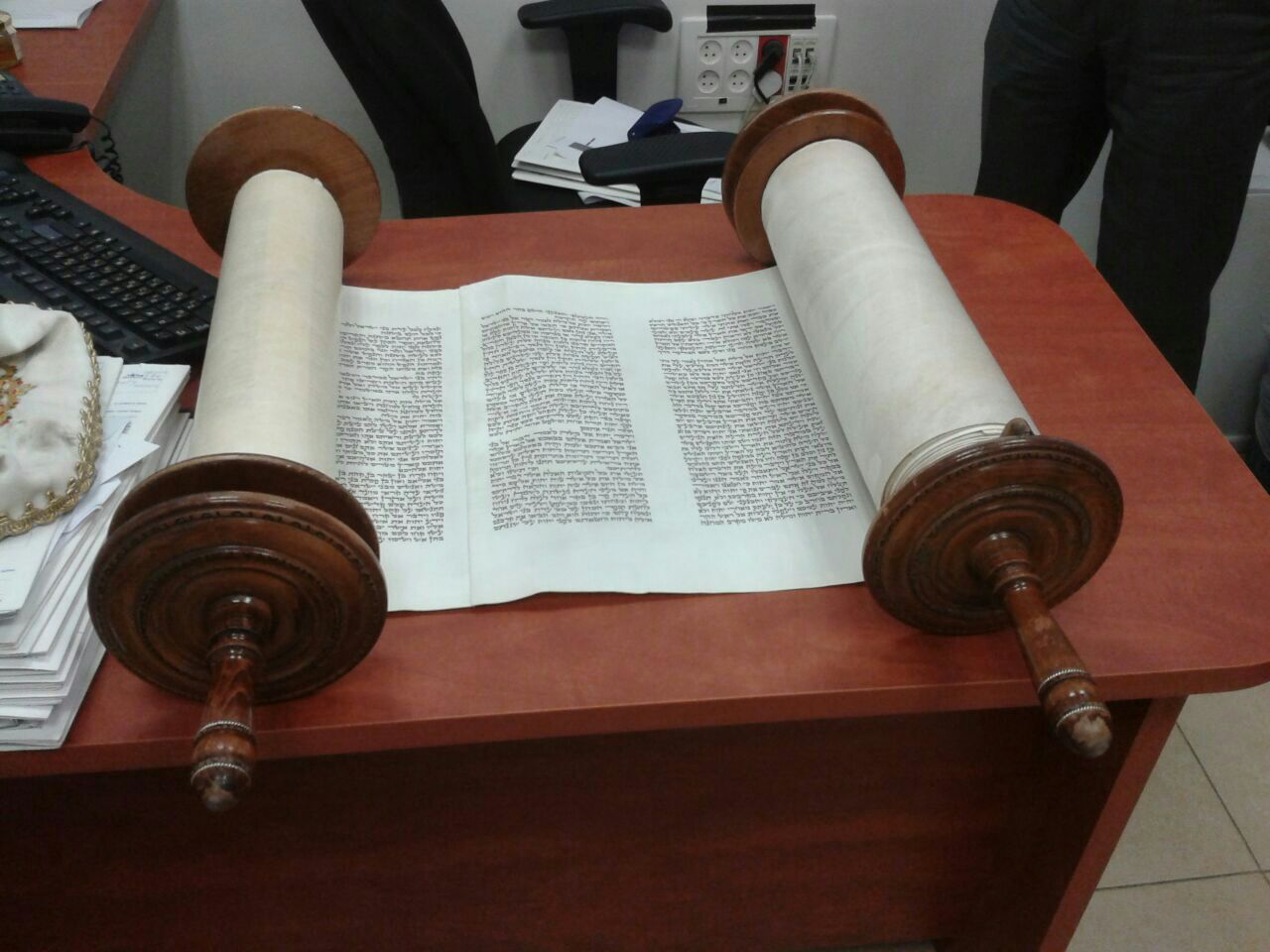 ערב ראש השנה: ספר התורה הגנוב הוחזר לבית הכנסת