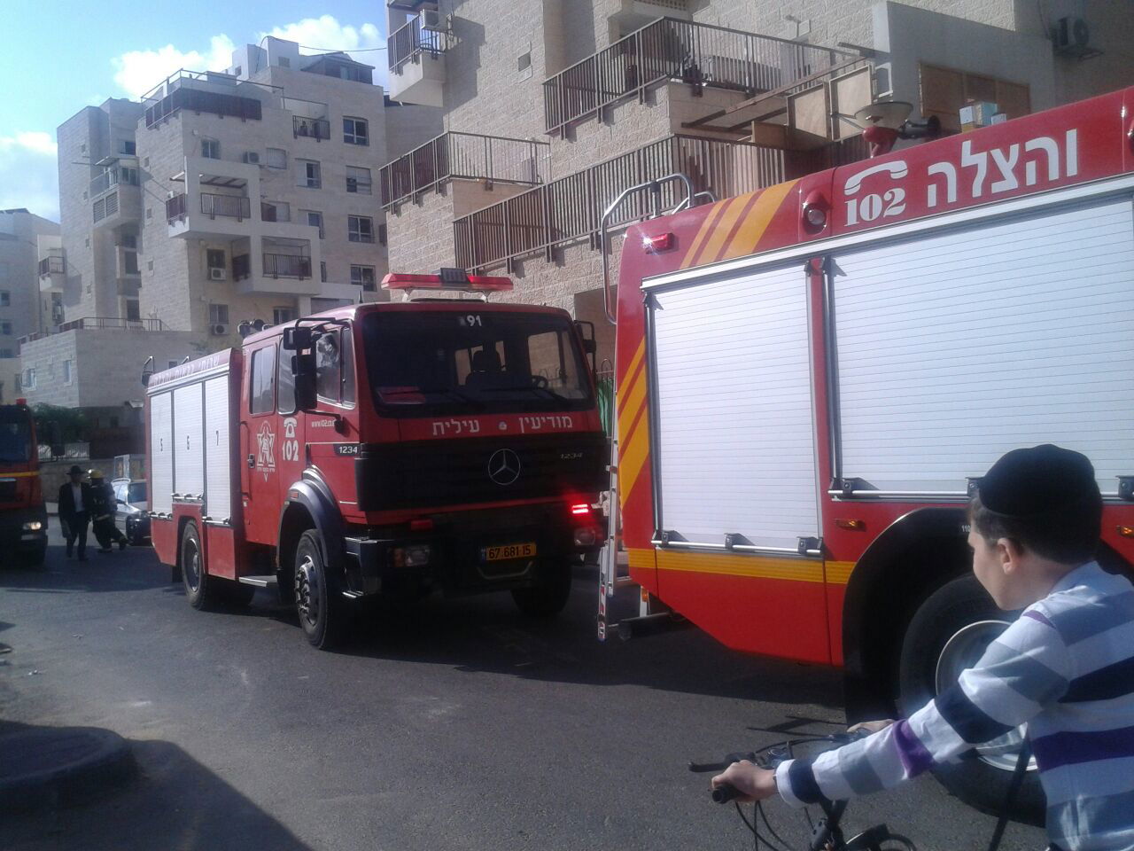 מודיעין עילית: חנות לממכר מזון עלתה באש, התקרה קרסה