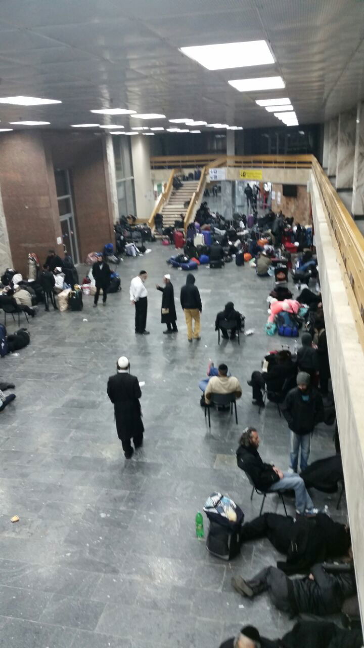 בחזור מאומן: עשרות תקועים בשדה התעופה ויניצה גברישובקה