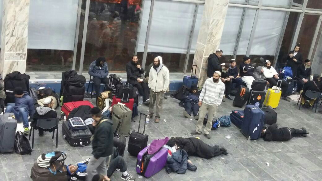 בחזור מאומן: עשרות תקועים בשדה התעופה ויניצה גברישובקה