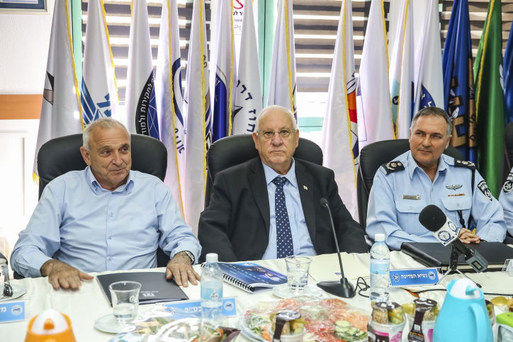 בשיא הטלטלה: הנשיא רובי ריבלין בא לחזק את המשטרה