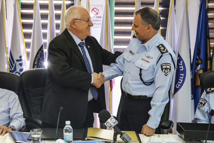 בשיא הטלטלה: הנשיא רובי ריבלין בא לחזק את המשטרה