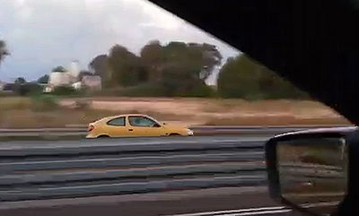 צפו: נהגת נוסעת במהירות נגד כיוון התנועה בכביש עוקף קריות