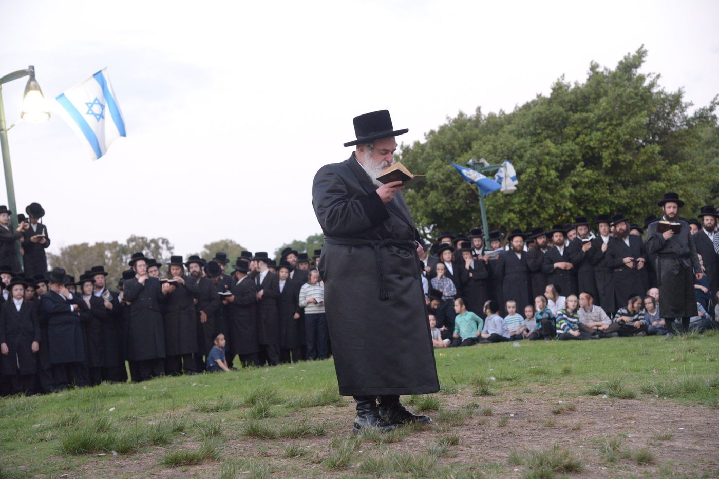 תיעוד: האדמו"ר מויז'ניץ ב'תשליך'