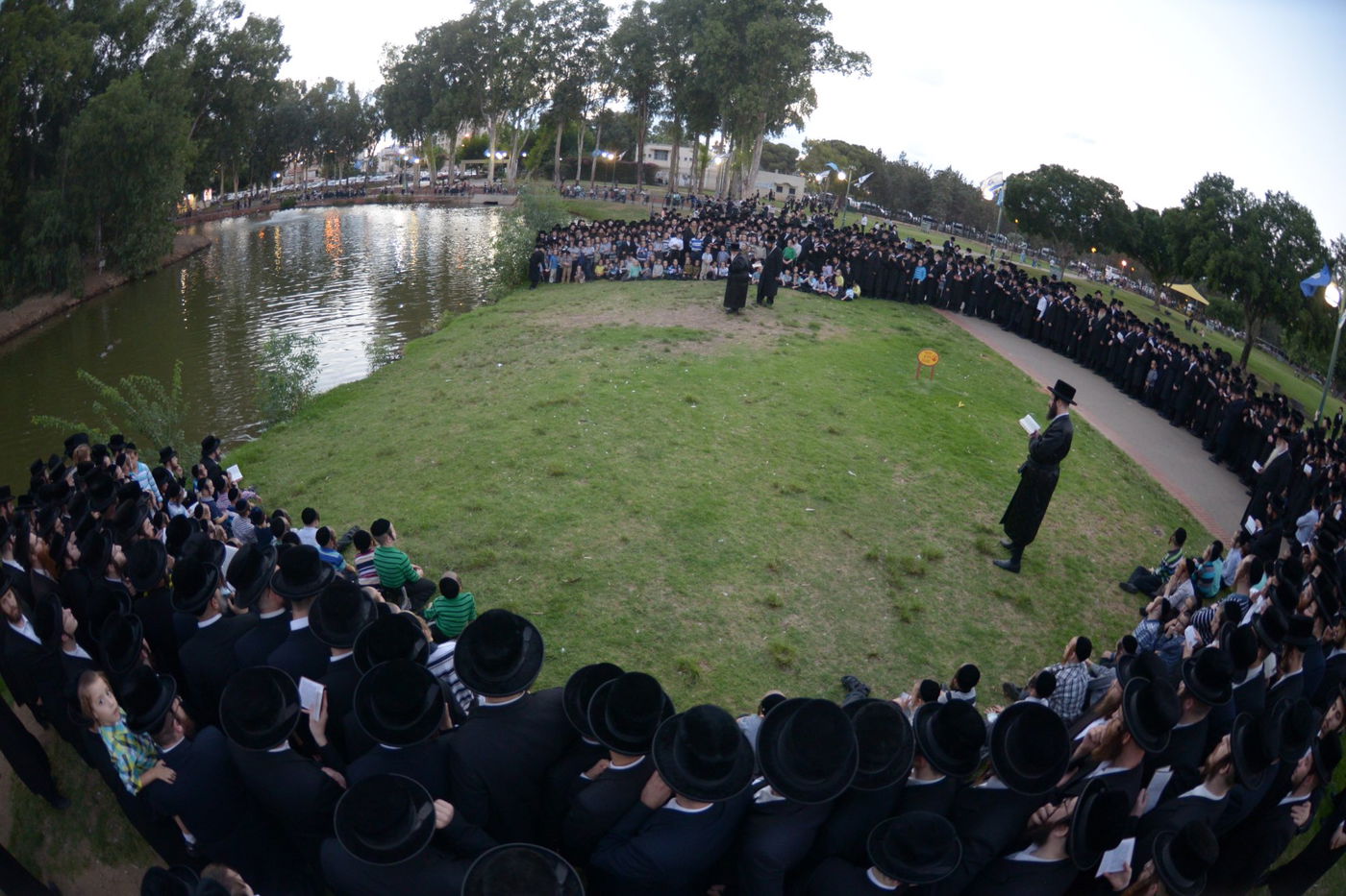 תיעוד: האדמו"ר מויז'ניץ ב'תשליך'