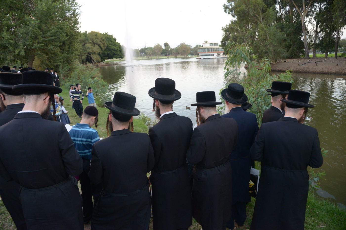 תיעוד: האדמו"ר מויז'ניץ ב'תשליך'