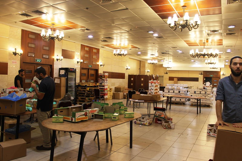 בני ברק מתכוננת לחג הסוכות • צפו