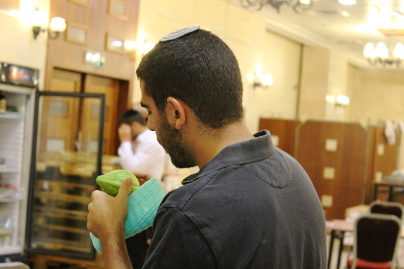 בני ברק מתכוננת לחג הסוכות • צפו