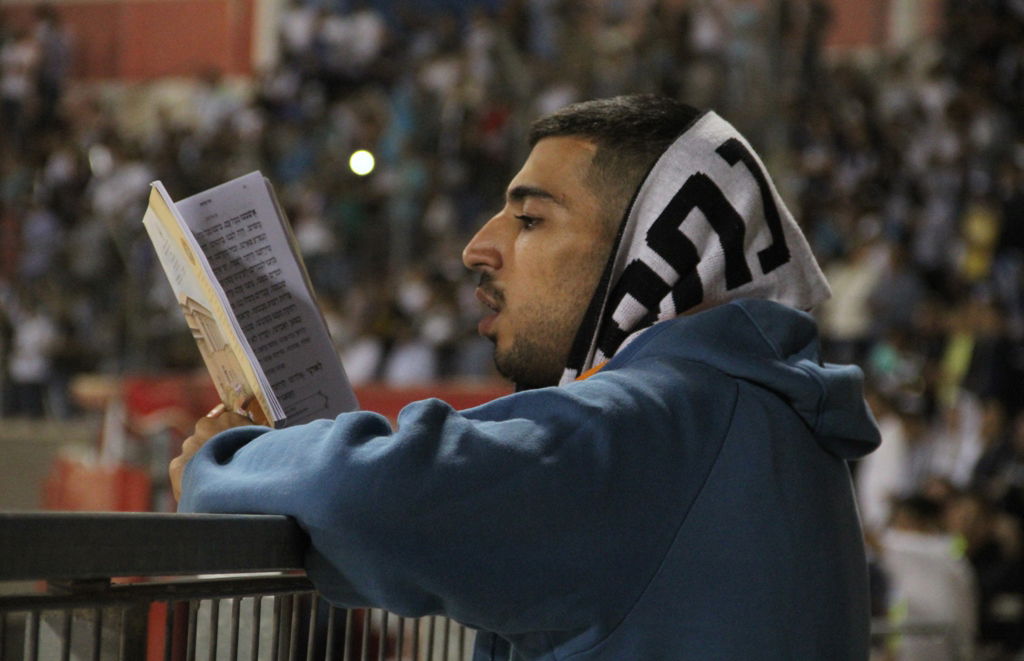 גלריה: 17 אלף בעצרת הסליחות בבאר שבע