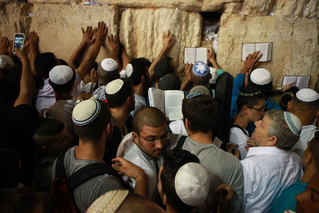 חָטָאנוּ לְפָנֶיךָ רַחֵם עָלֵינוּ: סליחות אחרונות בכותל