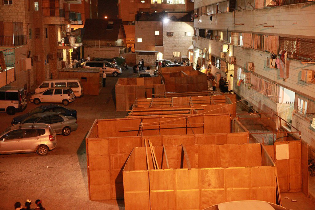 אחרי הצום בונים סוכה • גלריה מירושלים