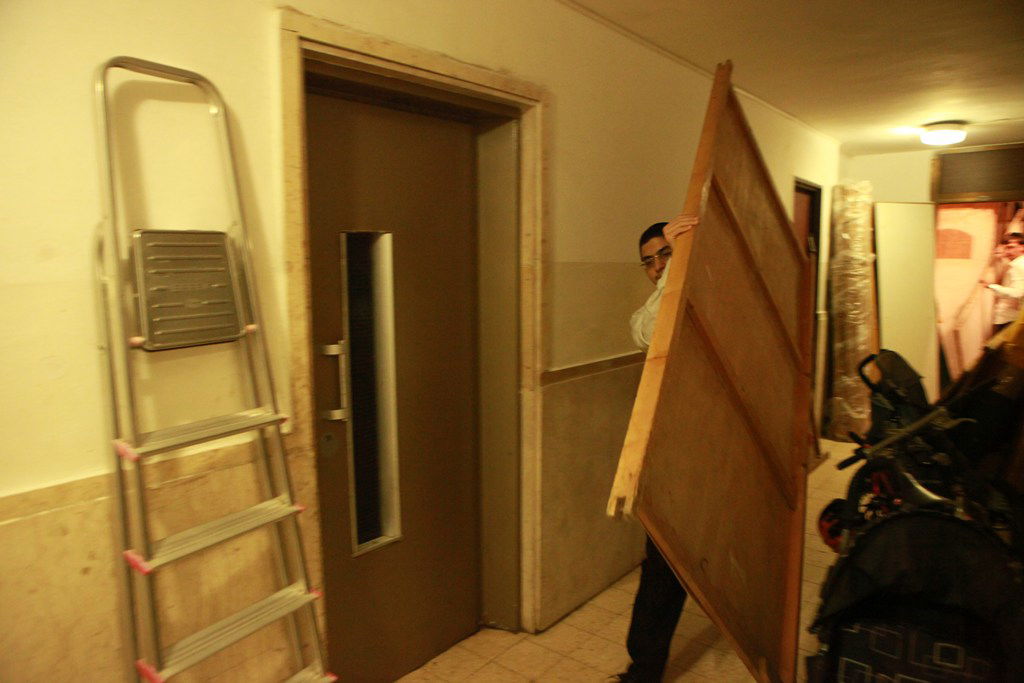 אחרי הצום בונים סוכה • גלריה מירושלים