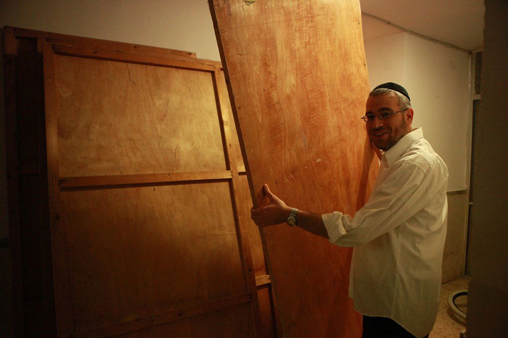 אחרי הצום בונים סוכה • גלריה מירושלים