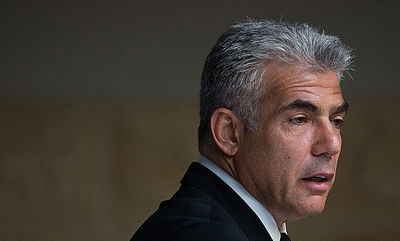 לפיד חוזר בתשובה: כינוס העיתונאים בשבת - טעות