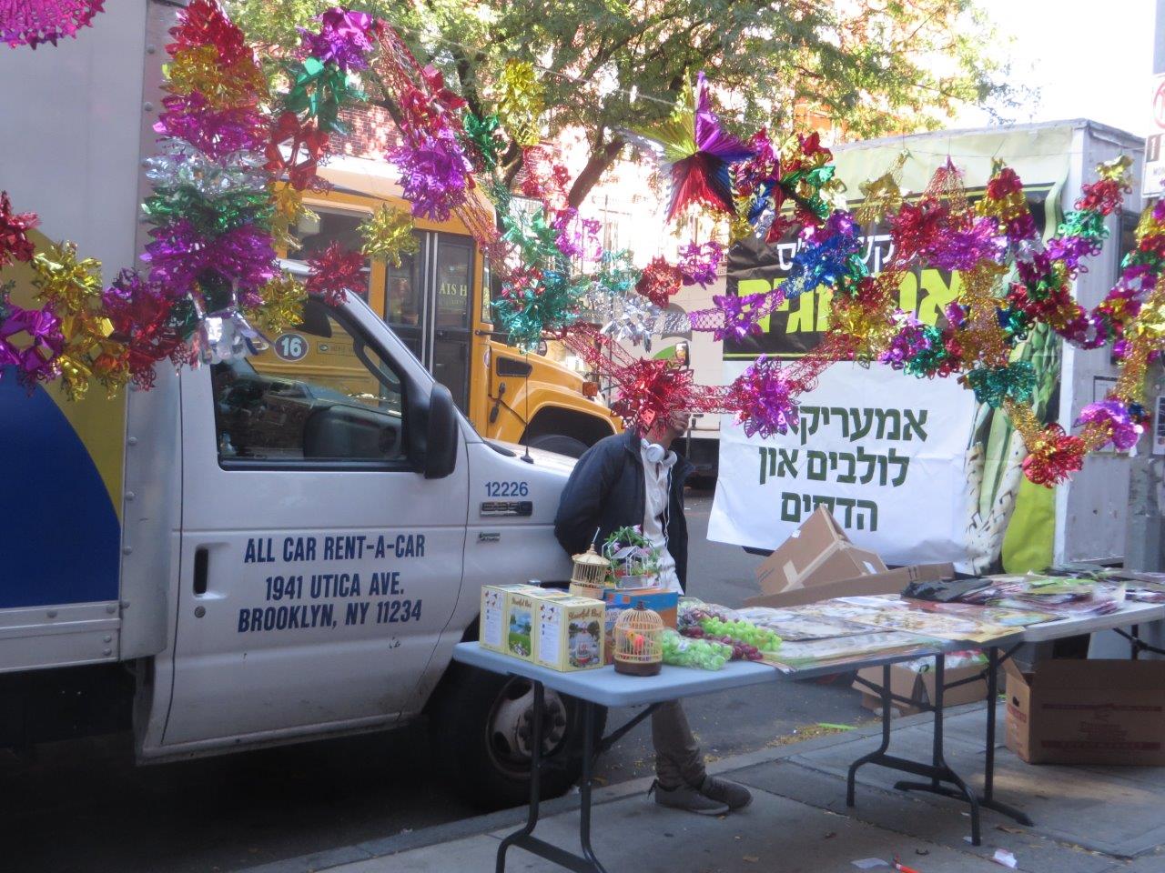 צפו בתיעוד: כך ויליאמסבורג נערכת לסוכות