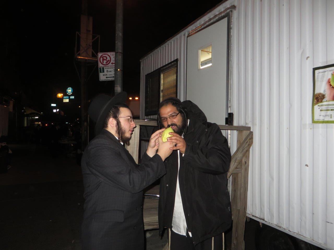 צפו בתיעוד: כך ויליאמסבורג נערכת לסוכות