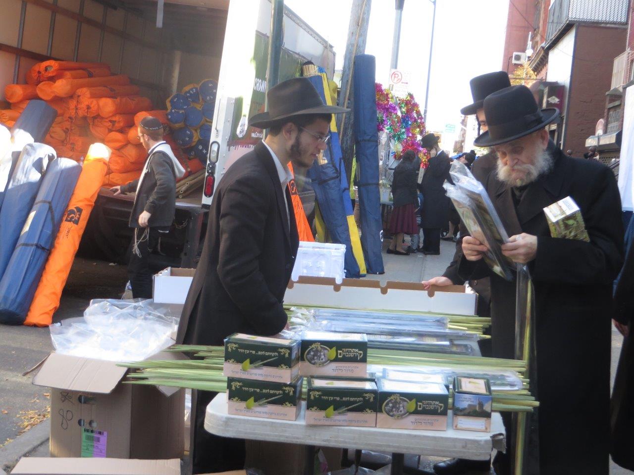 צפו בתיעוד: כך ויליאמסבורג נערכת לסוכות