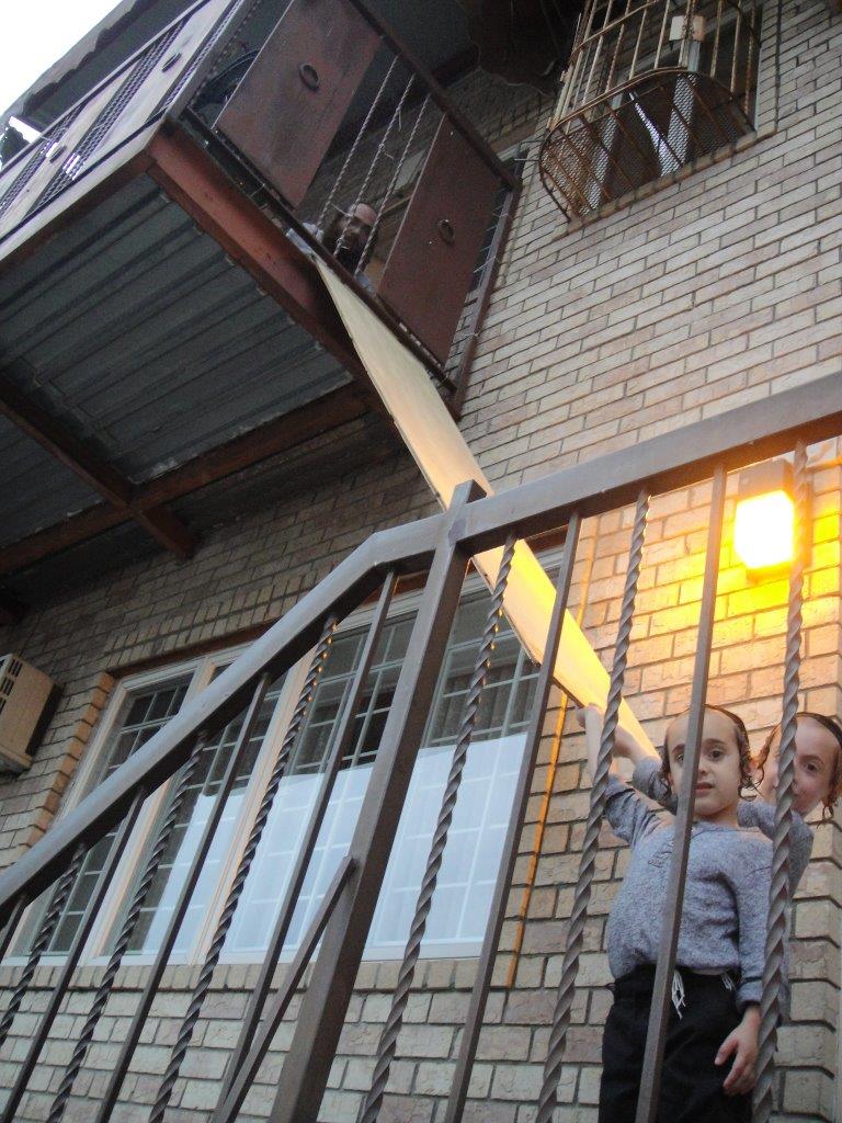 צפו בתיעוד: כך ויליאמסבורג נערכת לסוכות