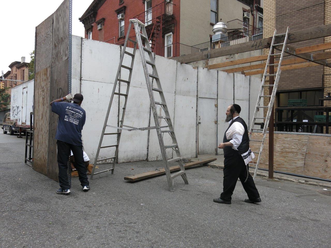 צפו בתיעוד: כך ויליאמסבורג נערכת לסוכות