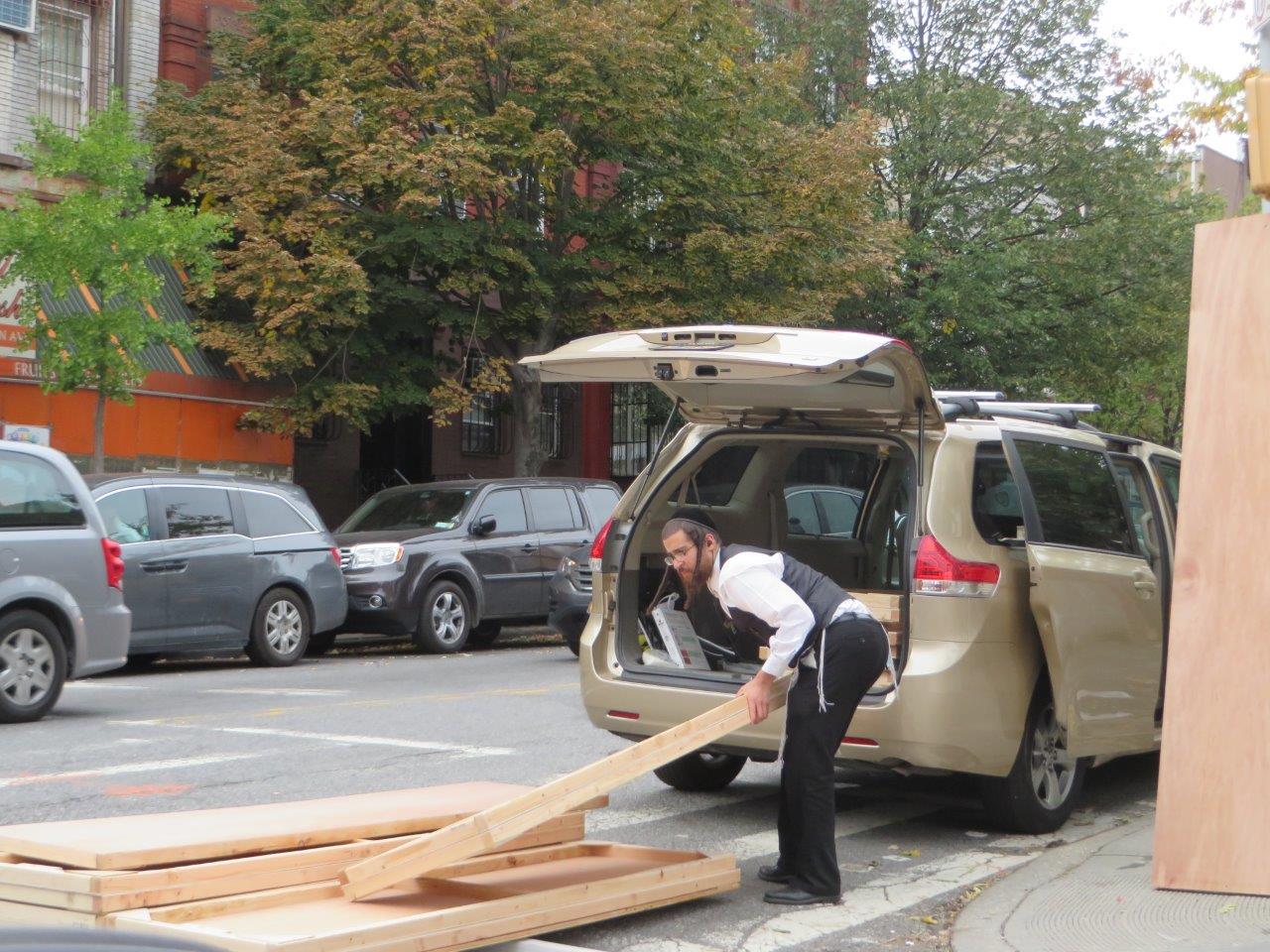 צפו בתיעוד: כך ויליאמסבורג נערכת לסוכות