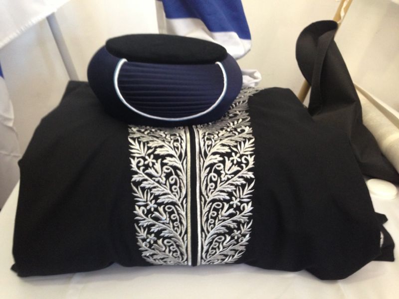 הגלימה והמצנפת של הראשל"צ