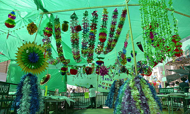 הגלריה של גולדשטיין • ערב חג הסוכות בבני ברק