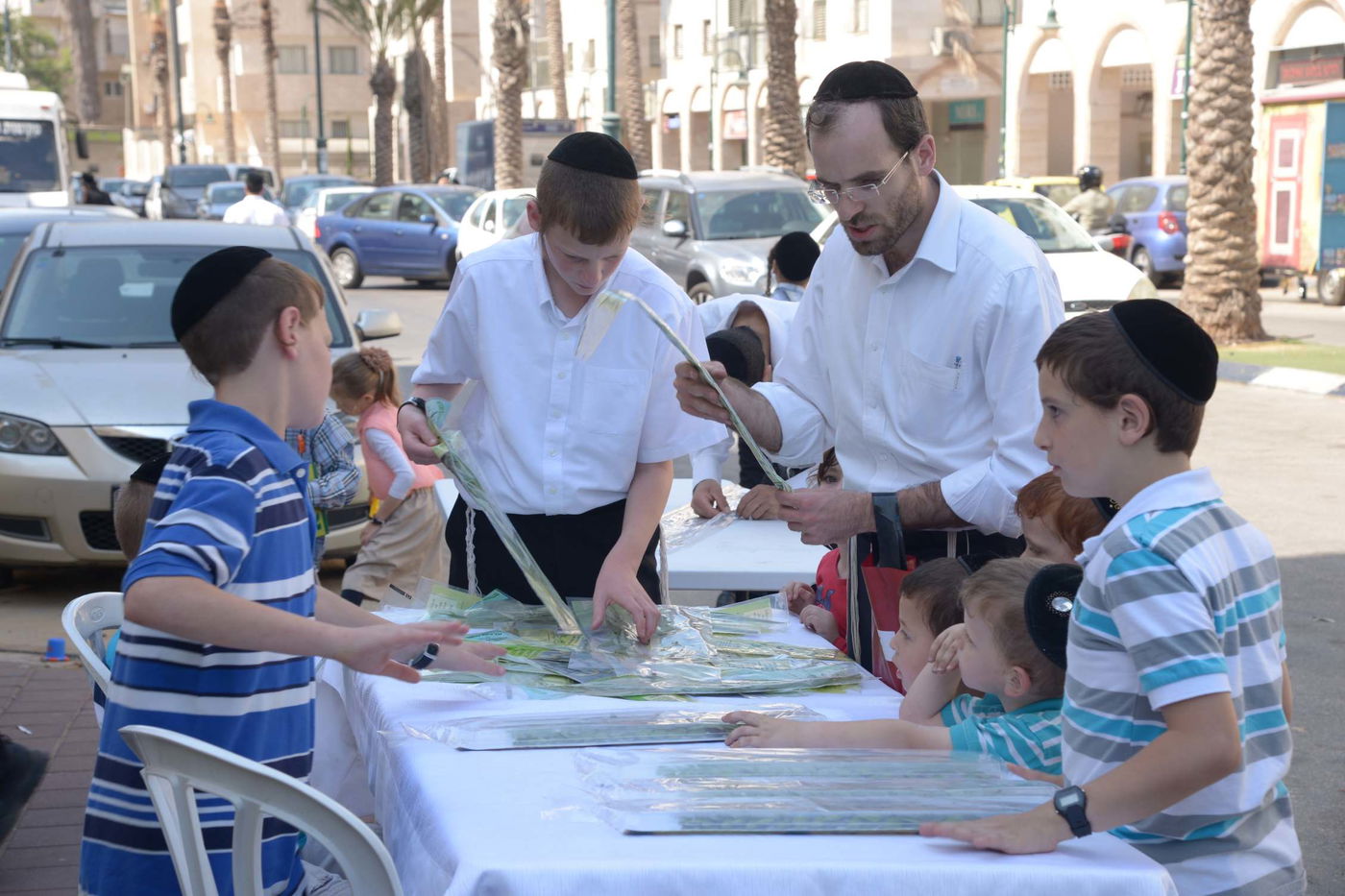 הגלריה של גולדשטיין • ערב חג הסוכות בבני ברק