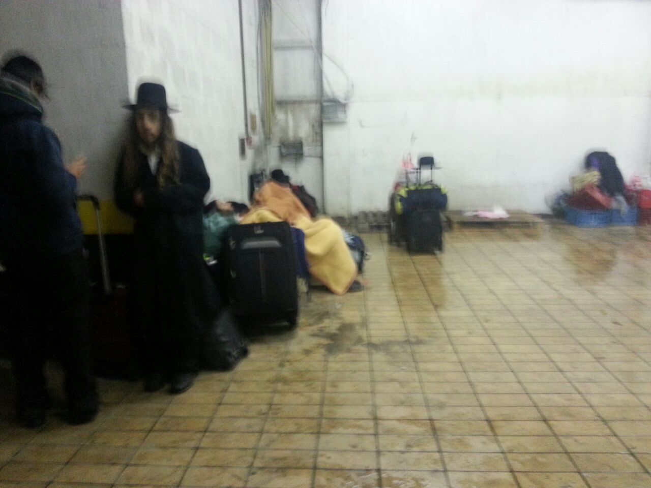 חשש באנטוורפן: חסידי הרב ברלנד הגיעו מהולנד