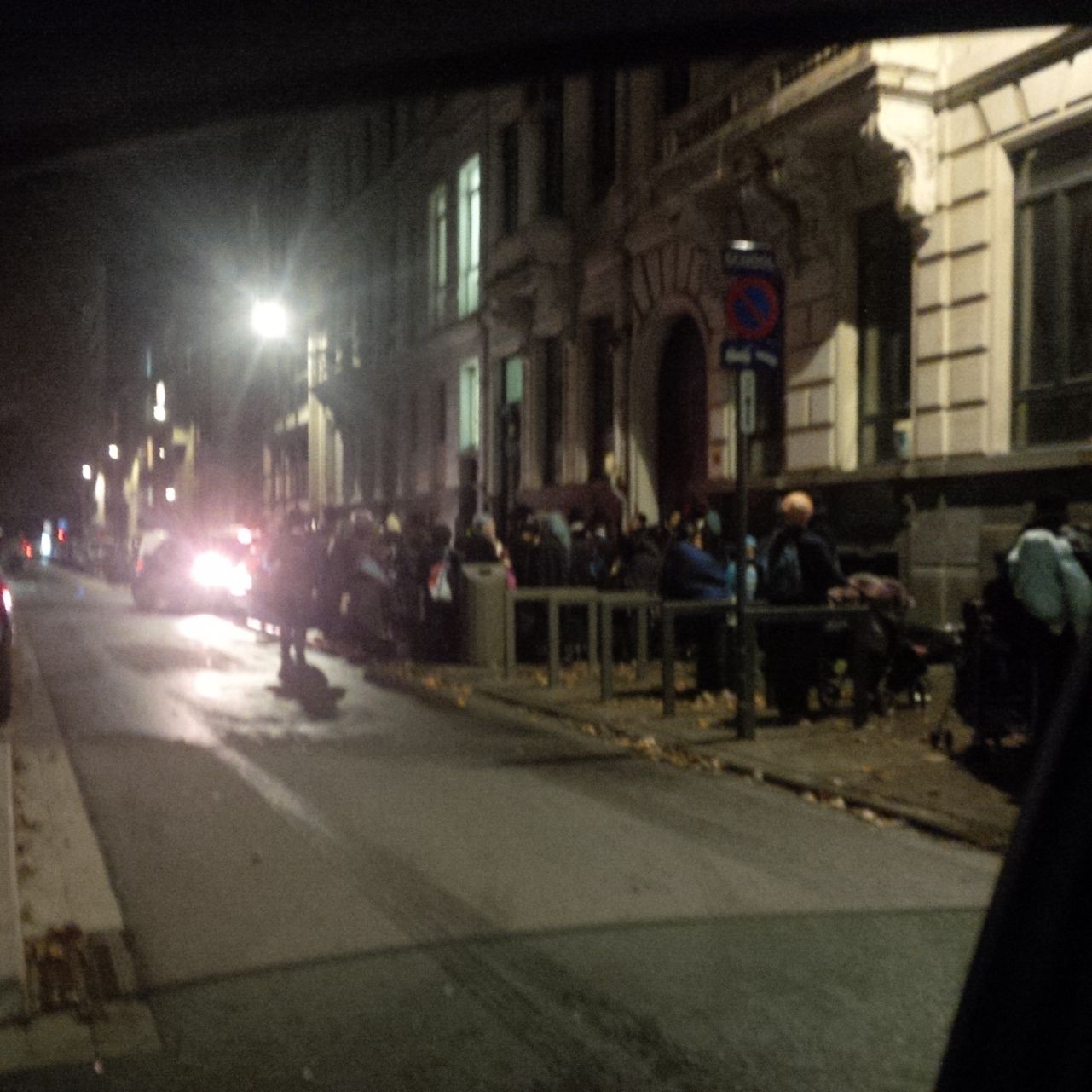 חשש באנטוורפן: חסידי הרב ברלנד הגיעו מהולנד