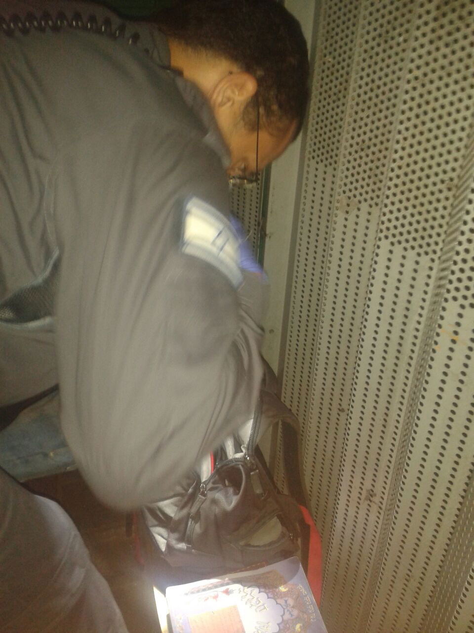 הנקמה של עובד הרשת: הצתה וגניבה