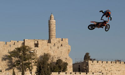 כזה לא ראיתם: פעלולי האופנועים בירושלים • גלריה