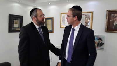 הרב דוד לאו והשר טוביאס אלווד