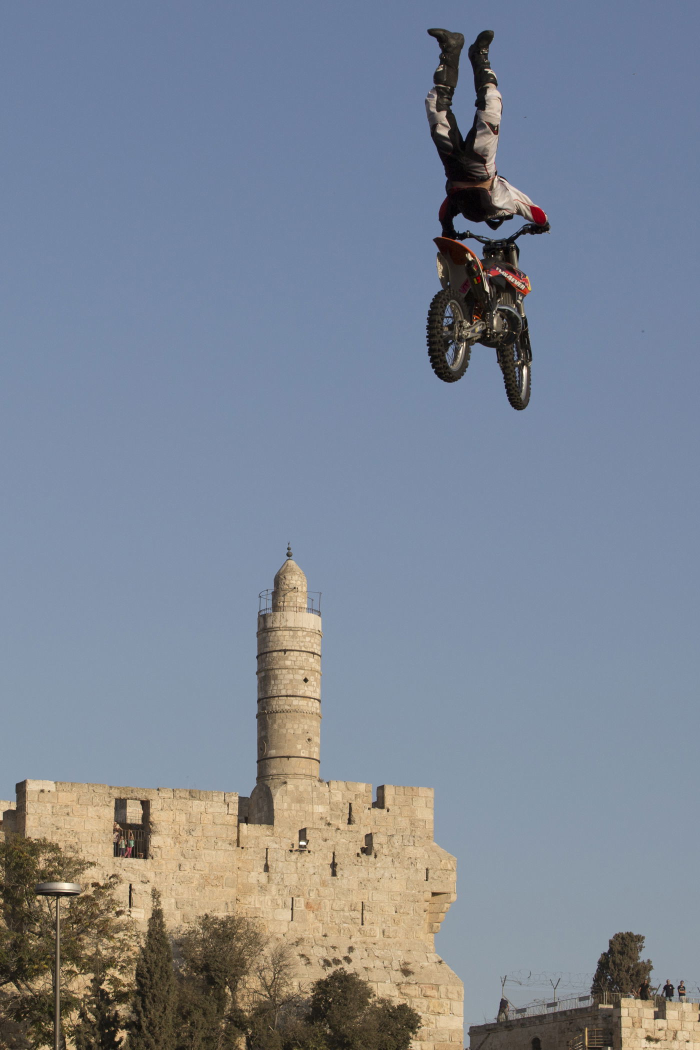 כזה לא ראיתם: פעלולי האופנועים בירושלים • גלריה