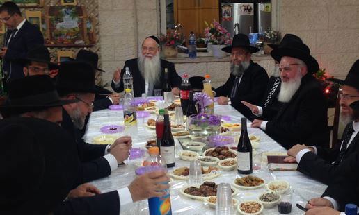 תיעוד: 'הקבלת פני רבו' אצל הרב מרדכי מלכה