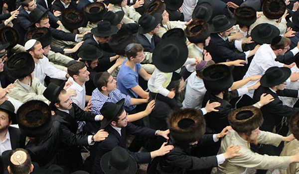 תיעוד: חוגגים שמחת בית השואבה בתולדות אהרן