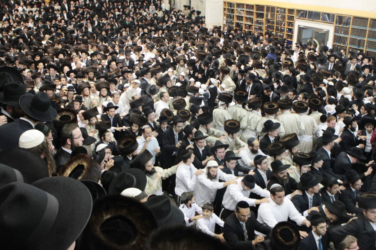 תיעוד: חוגגים שמחת בית השואבה בתולדות אהרן