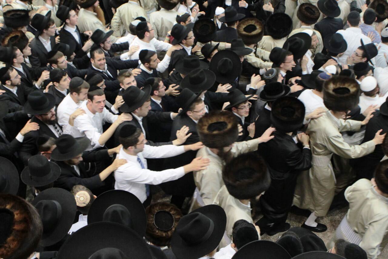 תיעוד: חוגגים שמחת בית השואבה בתולדות אהרן