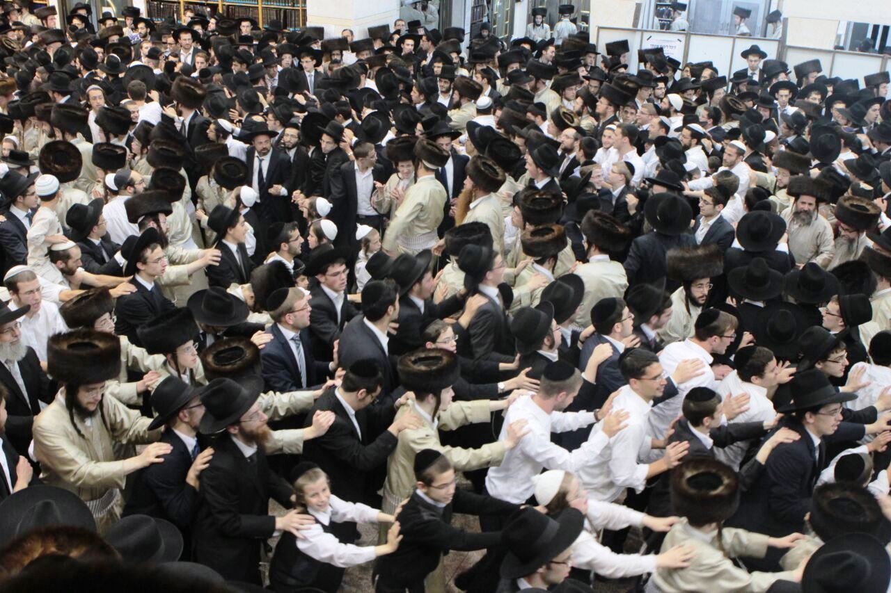 תיעוד: חוגגים שמחת בית השואבה בתולדות אהרן