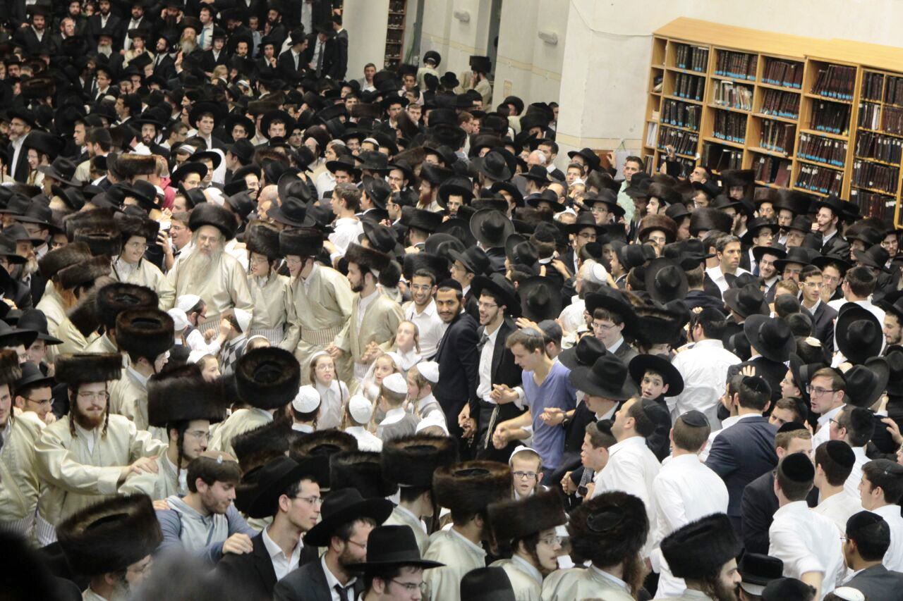 תיעוד: חוגגים שמחת בית השואבה בתולדות אהרן