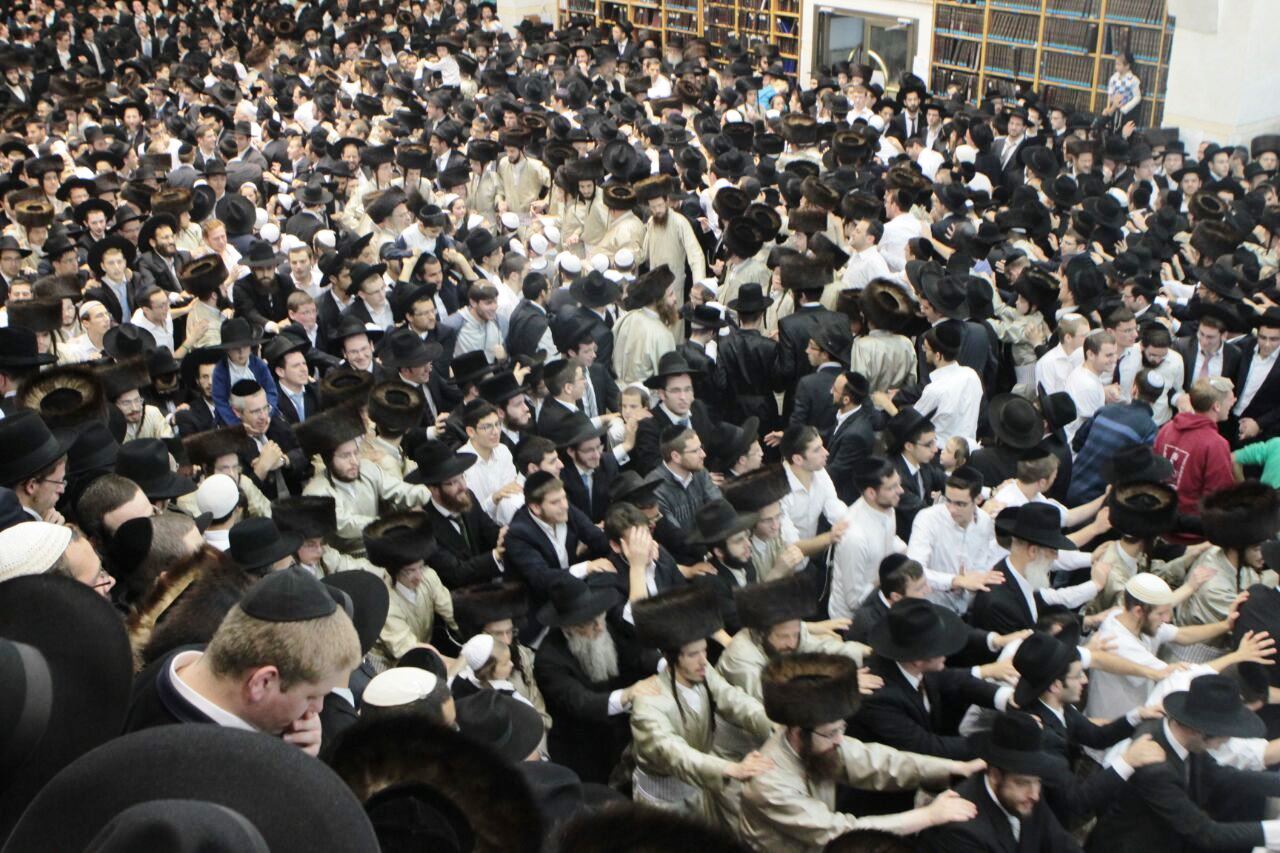 תיעוד: חוגגים שמחת בית השואבה בתולדות אהרן