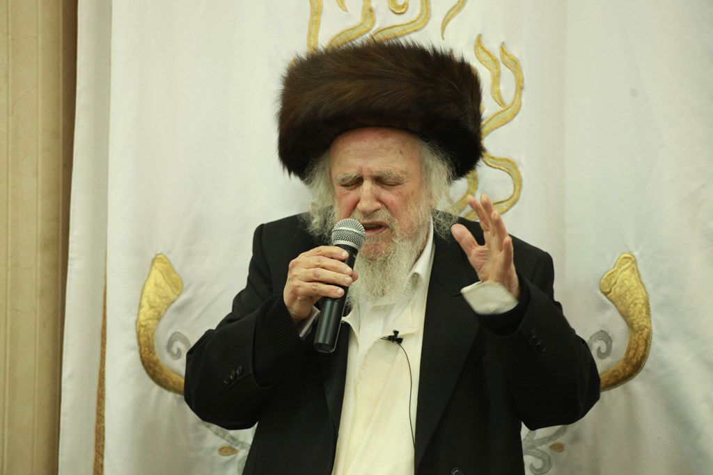 הגר"ש אוירבך במעמד הקבלת פני רבו: 'אחים שלנו רוצים לכלותינו'