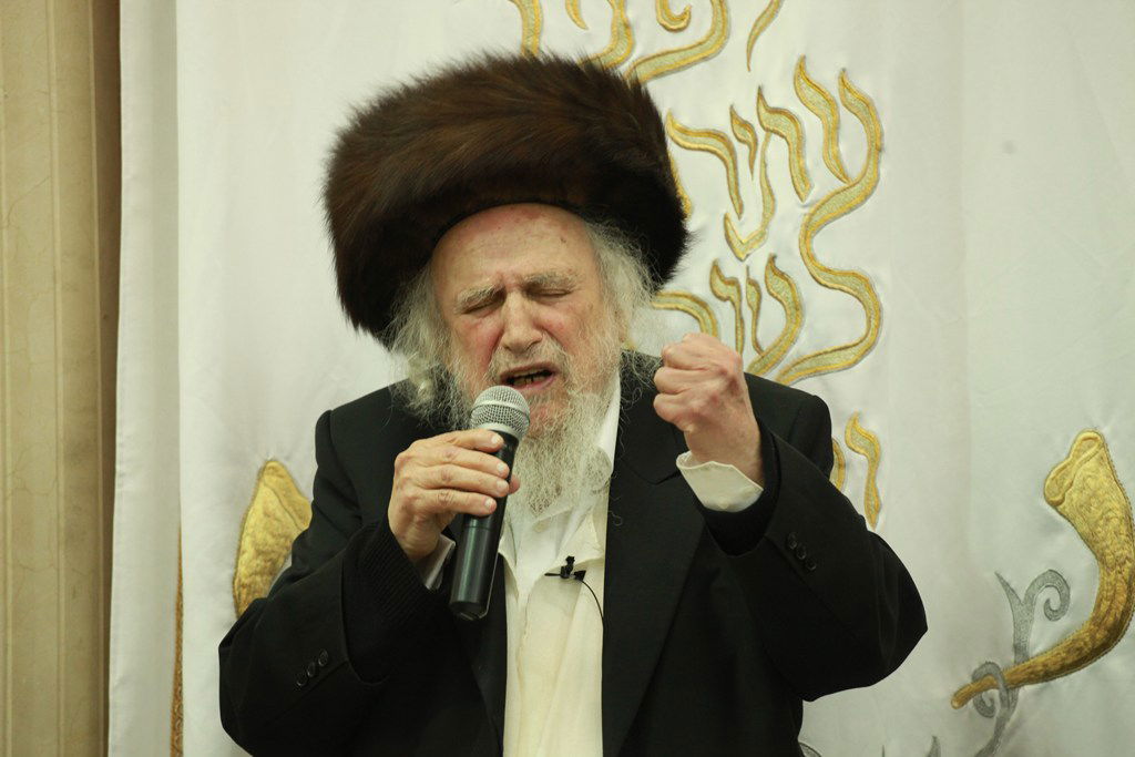 הגר"ש אוירבך במעמד הקבלת פני רבו: 'אחים שלנו רוצים לכלותינו'