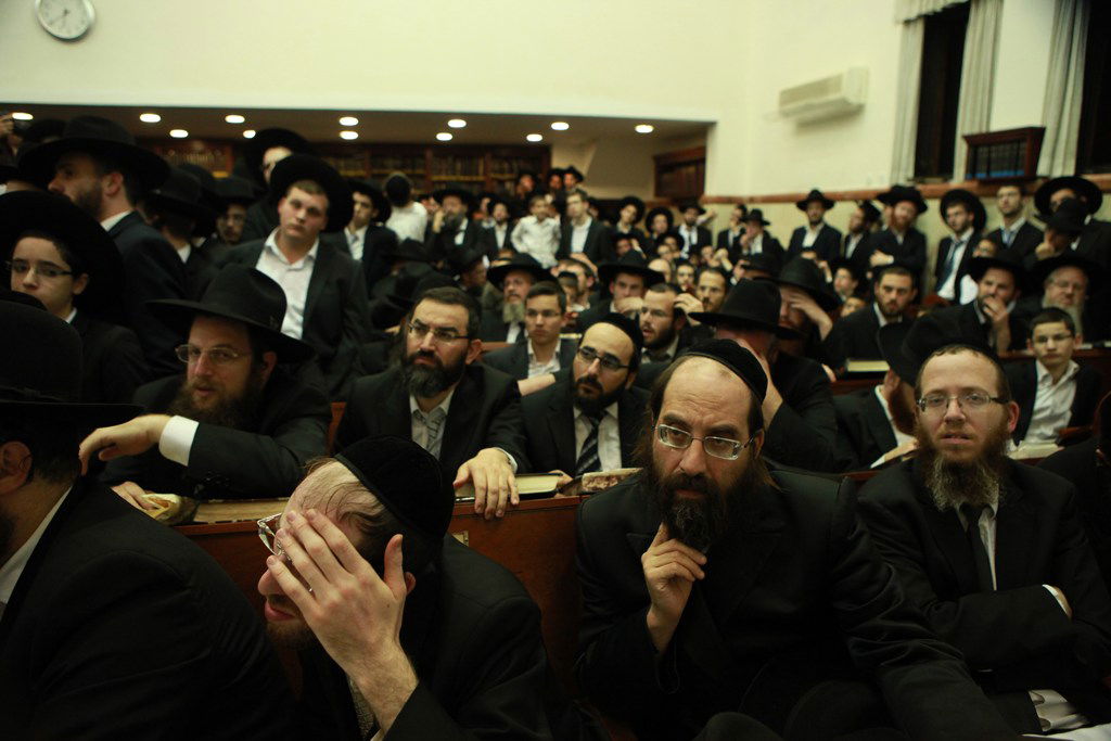 הגר"ש אוירבך במעמד הקבלת פני רבו: 'אחים שלנו רוצים לכלותינו'