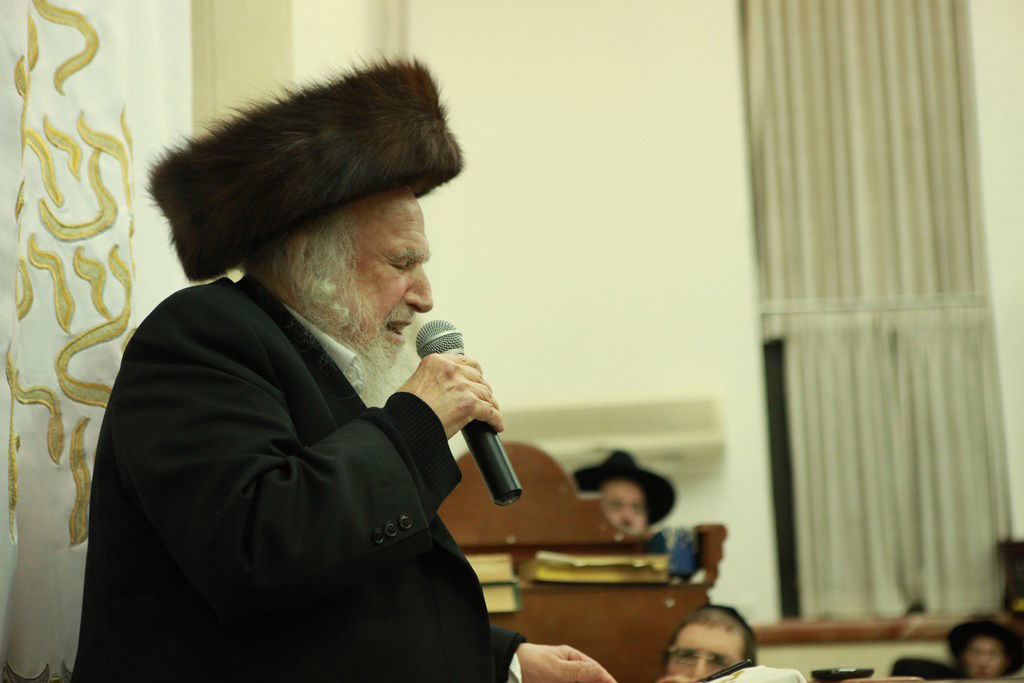 הגר"ש אוירבך במעמד הקבלת פני רבו: 'אחים שלנו רוצים לכלותינו'