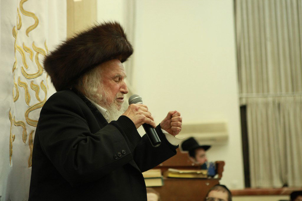 הגר"ש אוירבך במעמד הקבלת פני רבו: 'אחים שלנו רוצים לכלותינו'