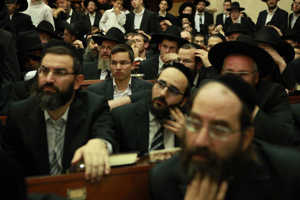 הגר"ש אוירבך במעמד הקבלת פני רבו: 'אחים שלנו רוצים לכלותינו'