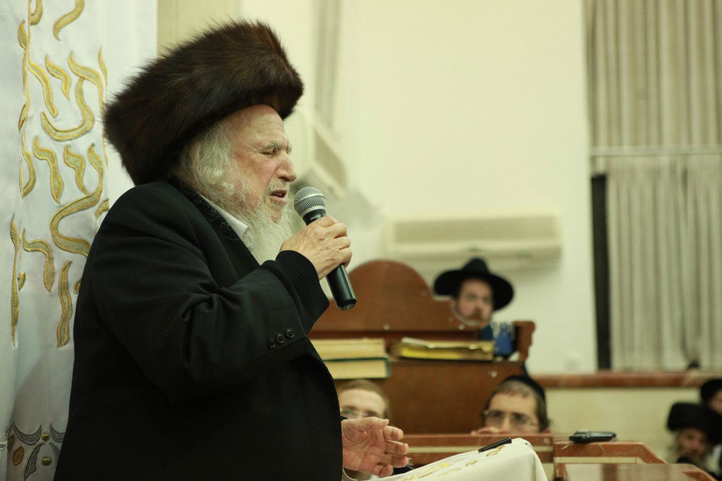 הגר"ש אוירבך במעמד הקבלת פני רבו: 'אחים שלנו רוצים לכלותינו'