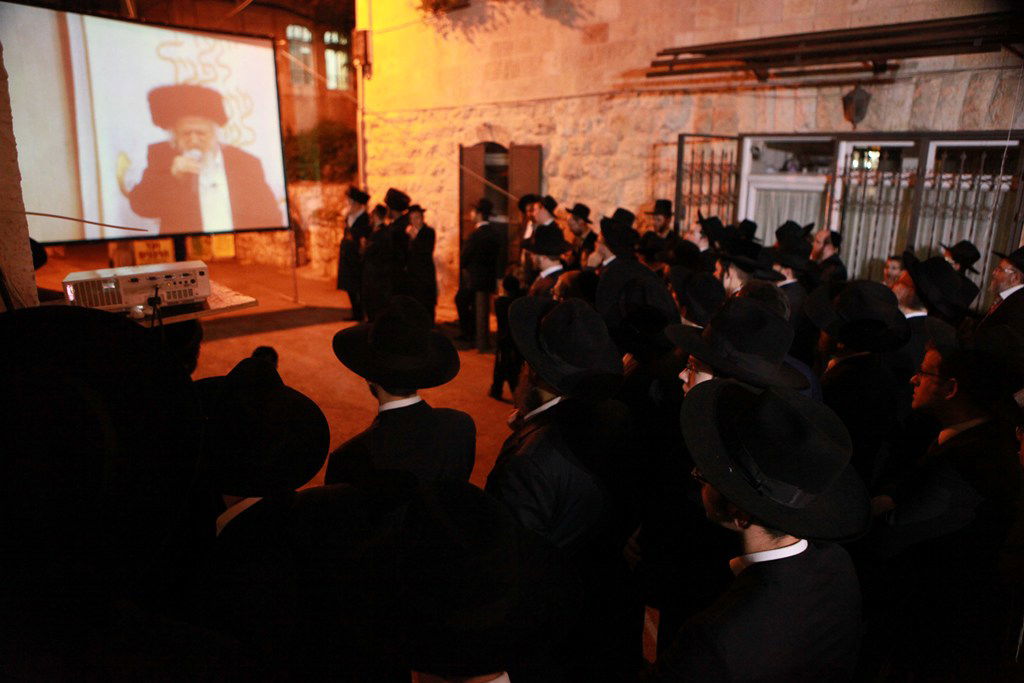 הגר"ש אוירבך במעמד הקבלת פני רבו: 'אחים שלנו רוצים לכלותינו'