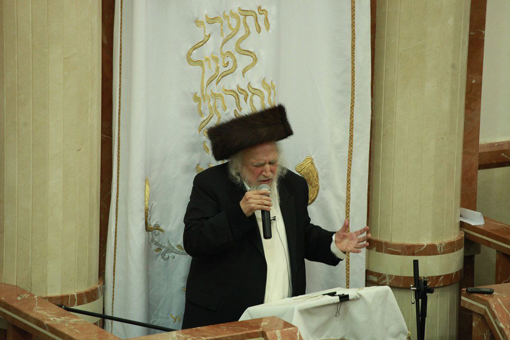 הגר"ש אוירבך במעמד הקבלת פני רבו: 'אחים שלנו רוצים לכלותינו'